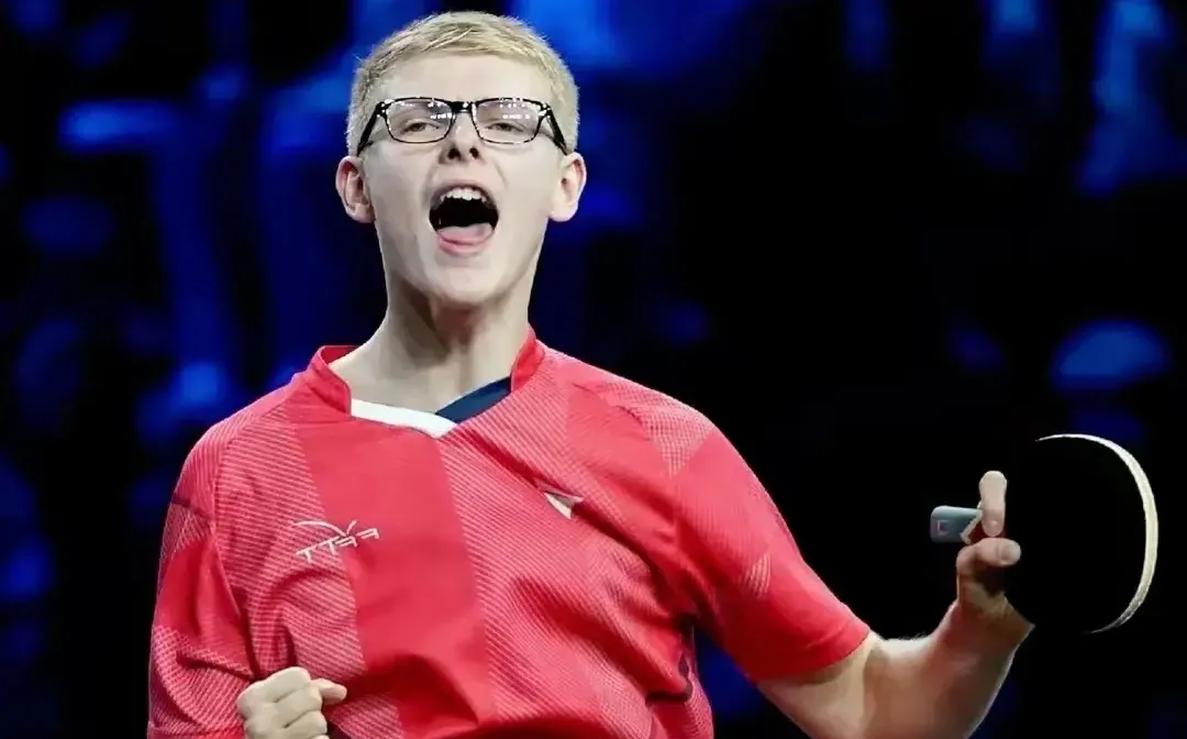 包含英国乒乓球队翻盘德国乒乓球队，奥恰洛夫完成帽子戏法的词条