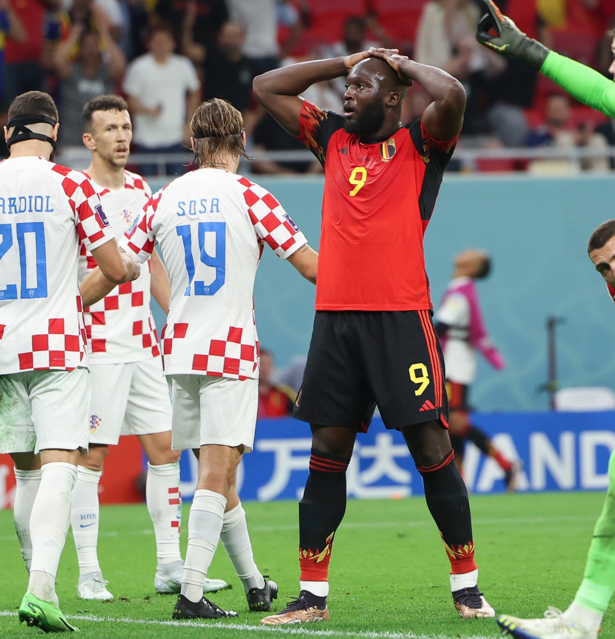 包含法国绝杀比利时，加维制霸全场的词条