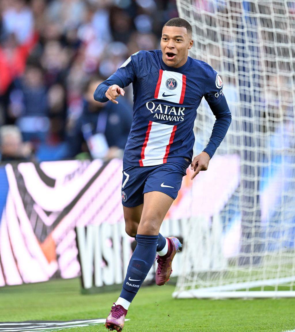 泰国羽毛球队绝地反击丹麦羽毛球队，辛杜打破历史纪录