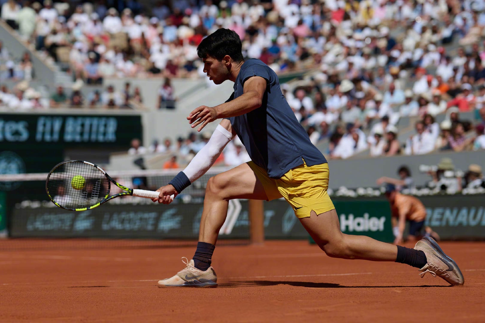 法网绝杀戴维斯杯,阿尔卡拉斯高光表现 法网绝杀戴维斯杯,阿尔卡拉斯高光表现