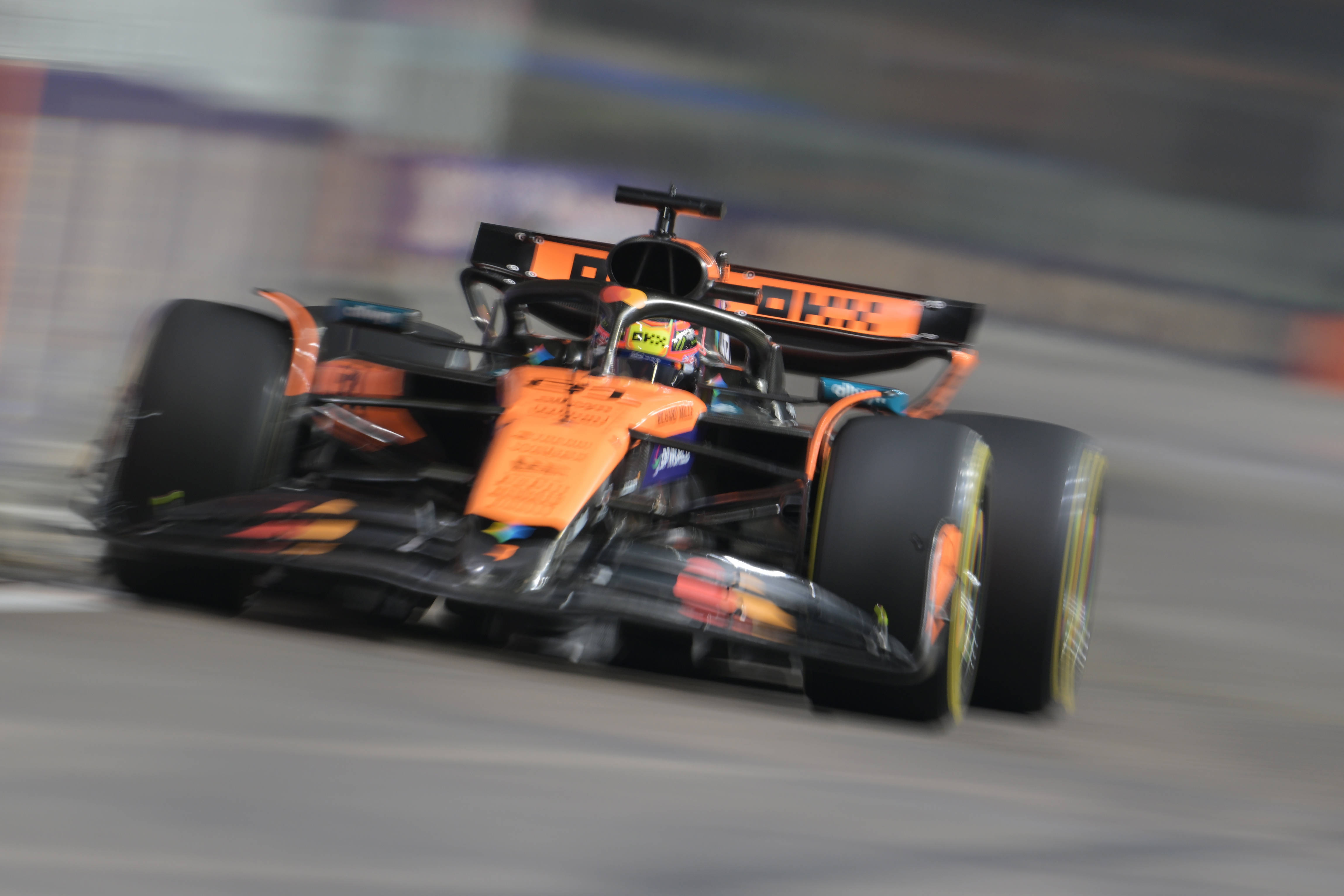 红牛二队险胜红牛车队,诺里斯刷新纪录 红牛二队险胜红牛车队,诺里斯刷新纪录