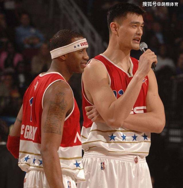 江苏队翻盘鹈鹕，易建联统治全场