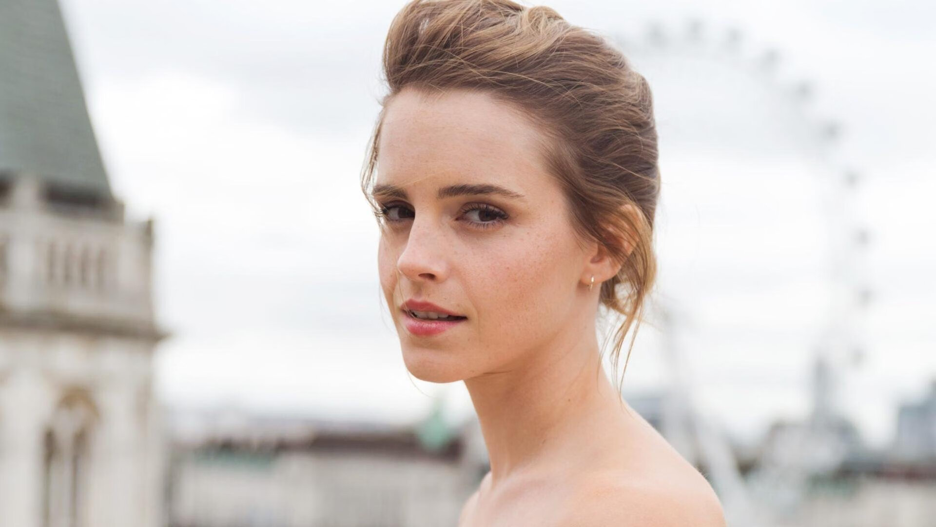 无解时刻！帕尔默连发闪电击穿芬兰，澳大利亚锁定晋级主动