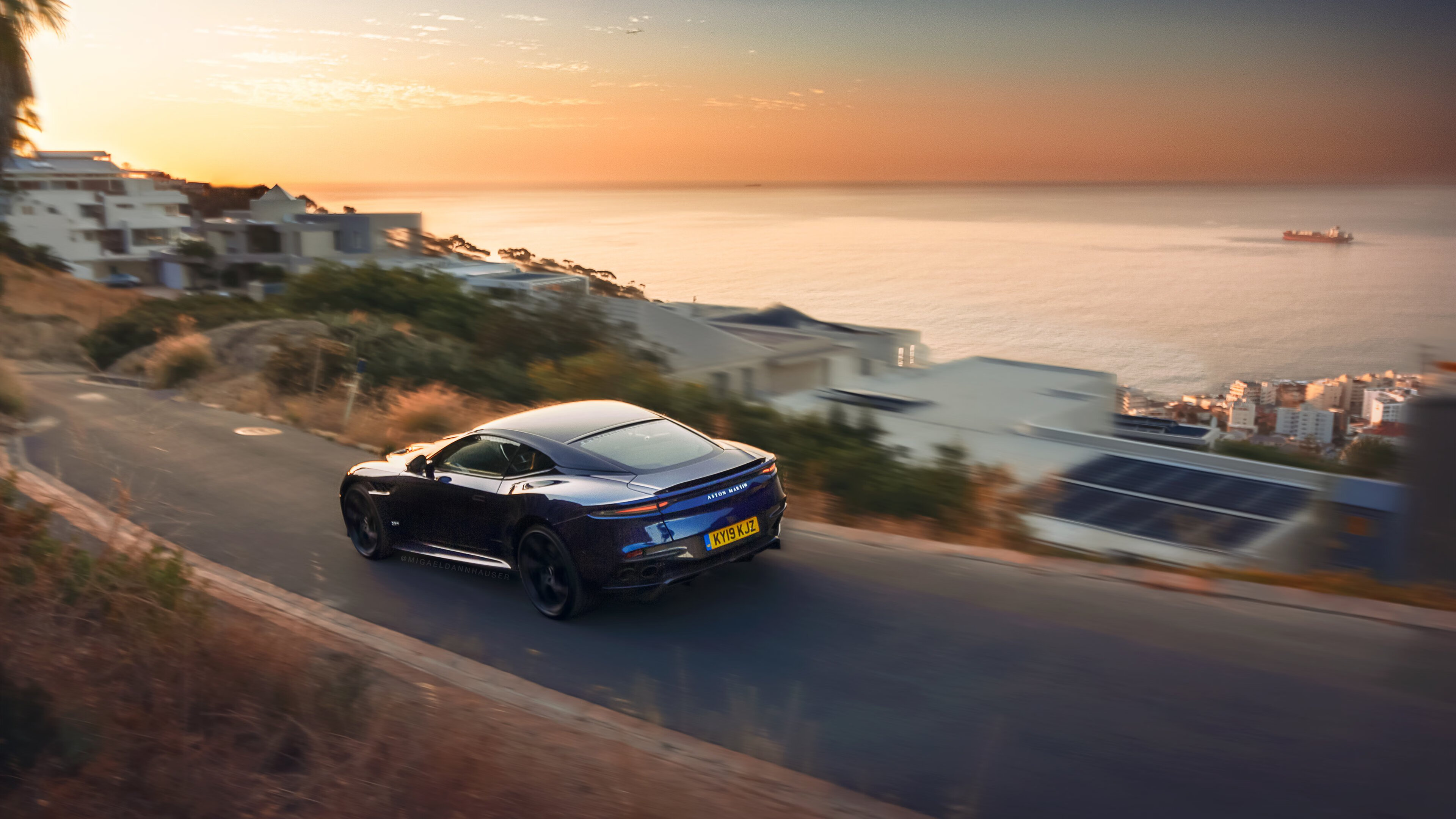 爱德华兹45分统治攻防，太阳队压哨绝杀广东引爆球场